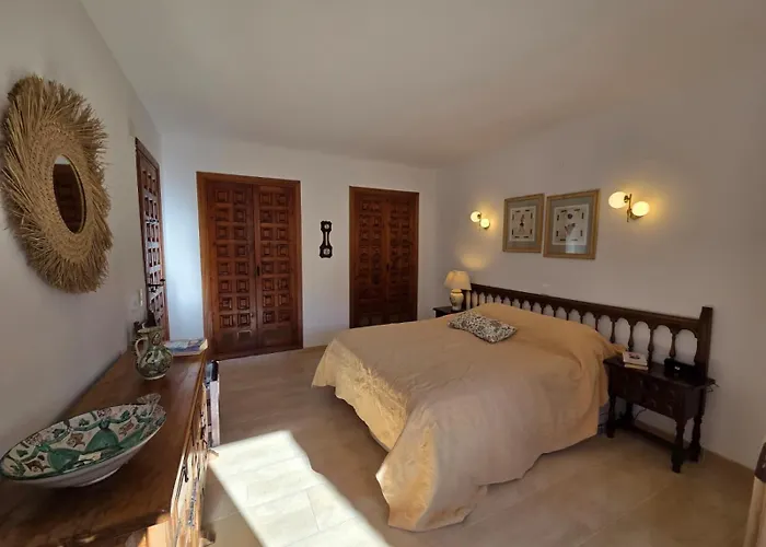 Cozy Rustic Spanish House 别墅 *