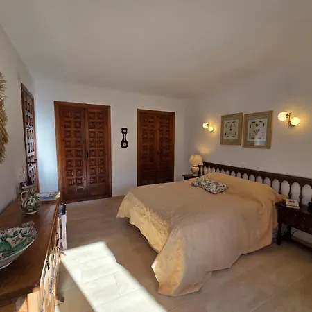 Cozy Rustic Spanish House Villa *
