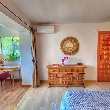 Villa Cozy Rustic Spanish House