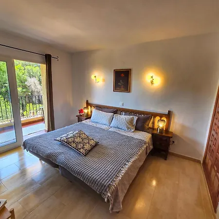 Villa Cozy Rustic Spanish House