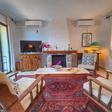 Cozy Rustic Spanish House Villa