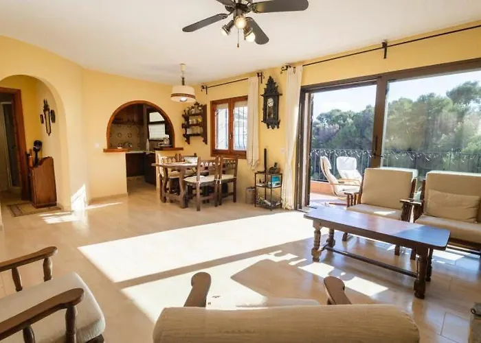 Cozy Rustic Spanish House *