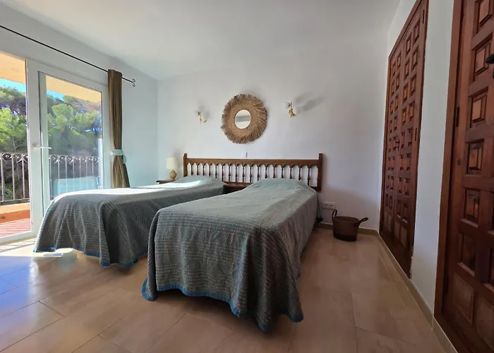 Villa Cozy Rustic Spanish House *